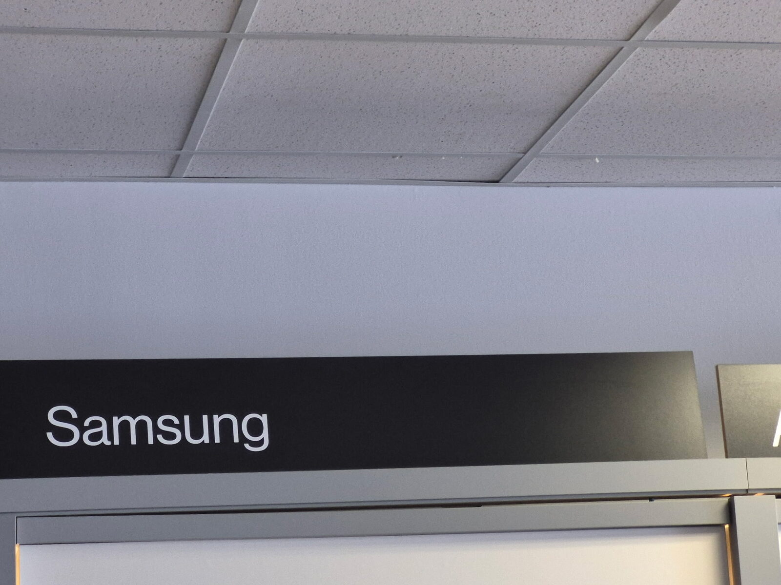 Samsung signage installation