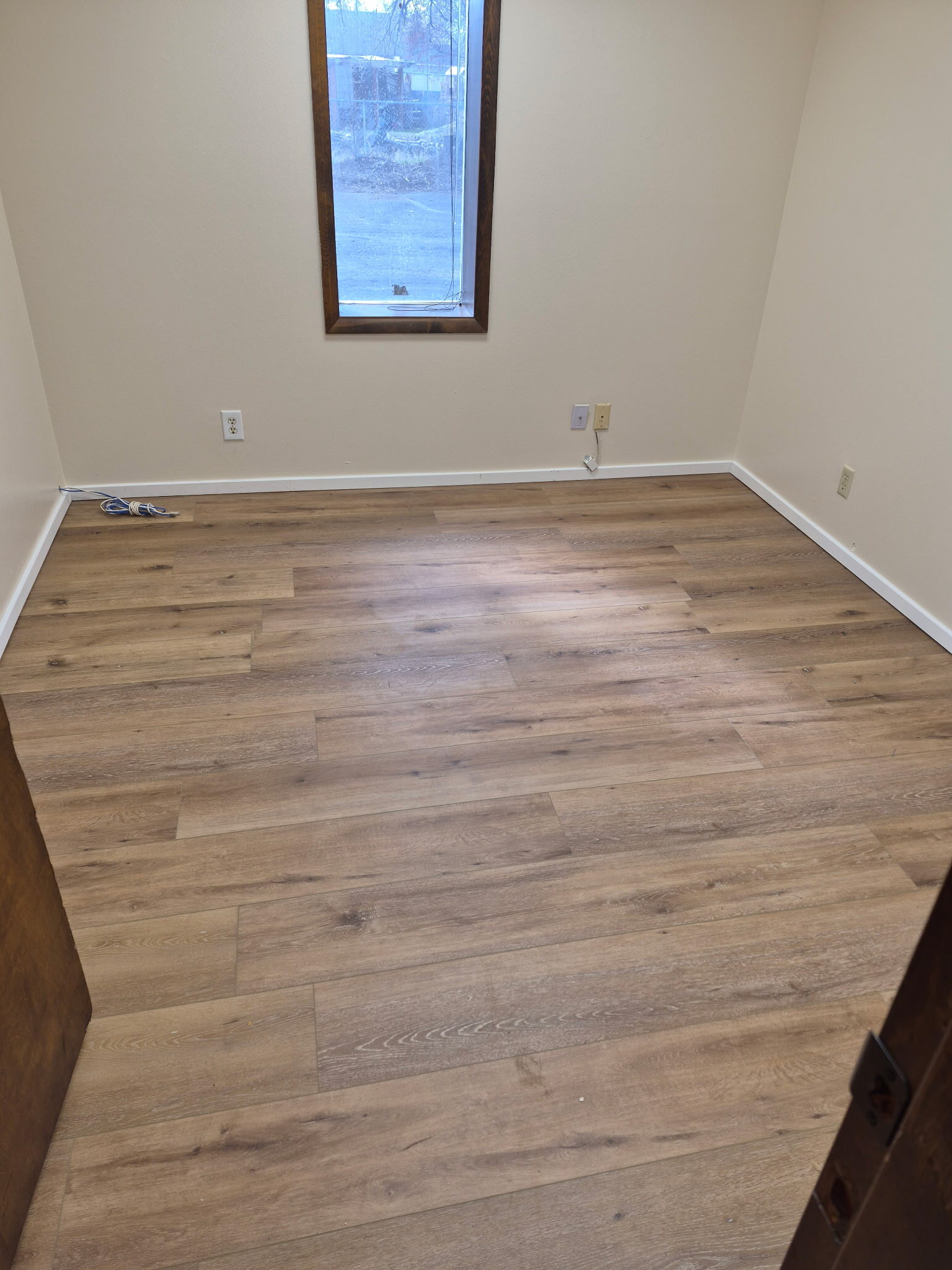 Warm oak LVP flooring